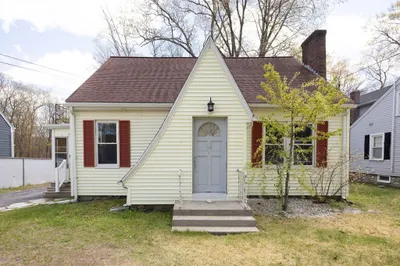 217 W Main St 1