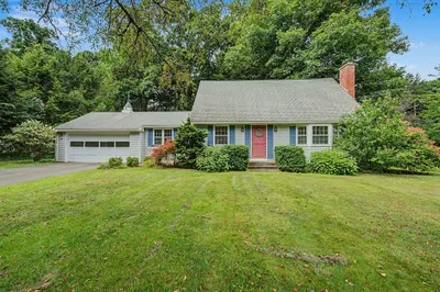 10 Raymond Dr