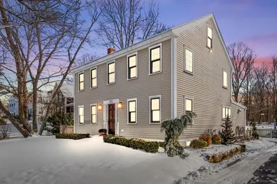 371 Main St 1