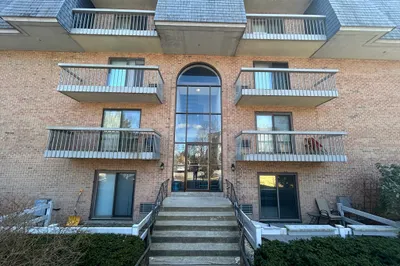 65 Commons Dr #408