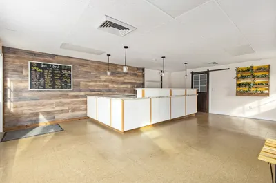 35-41 W Main St #4