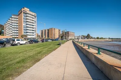 300 Lynn Shore Dr #307 1