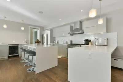 405 W 1st St #103