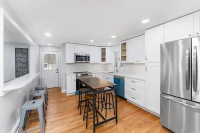 11 Lantern Ln