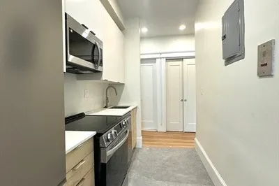 1082 Commonwealth Ave #106