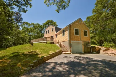 76 Mill Rd