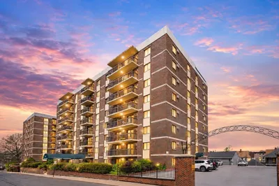 10 Williams St #55 1