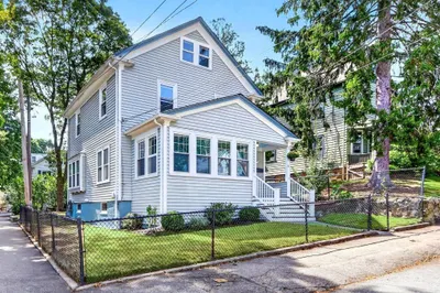 31 Greenhood St 1