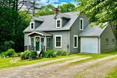 561 Belchertown Rd