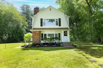 255 Lake St 1