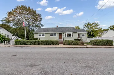 4 Bourque St