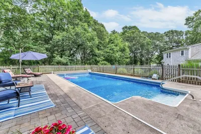 30 Clinton Dr 1