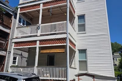 11 Woodman St #2 1
