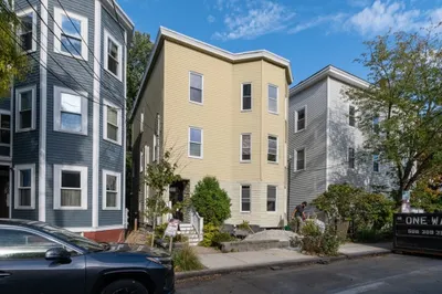 131 Erie St #3