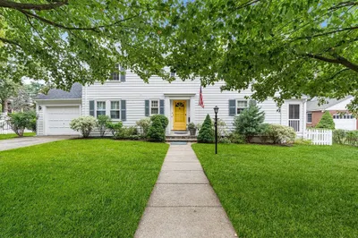 4 Oakland Cir