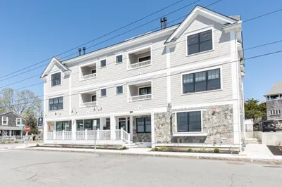 35 Fuller St #302