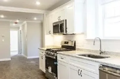 36 Monmouth St #1 1