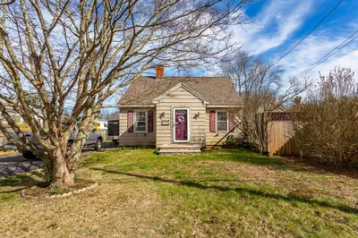 28 Elmwood Ave 1
