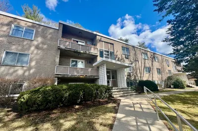 44 Lionel Ave #B