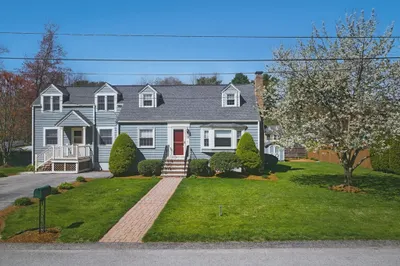 13 Sunnyfield Rd 1
