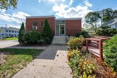 299 Chestnut St 1