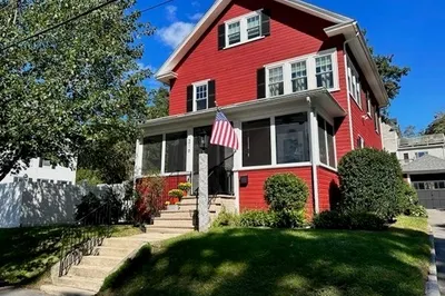 216 Wentworth Ave