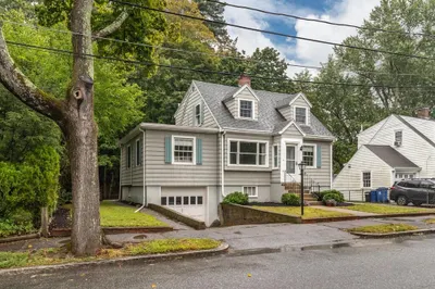 8 Crosby Rd