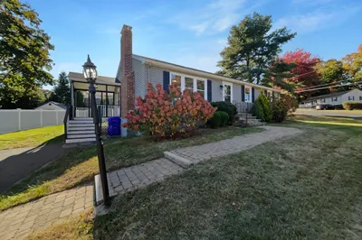 14 Edgewood Dr