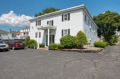 1329 Main St #11