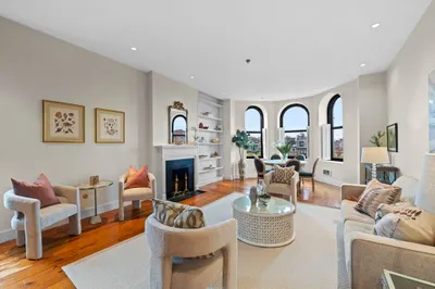 160 Commonwealth Ave #512