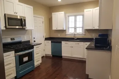 21 Brookledge St #2R 1