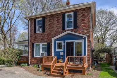 8 Edgewood Ter