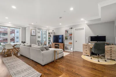 136 Sydney St #5 1
