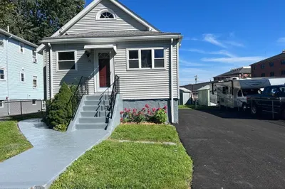 28 Cummings Street