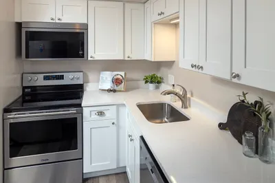 9 Royal Crest Dr #11 1