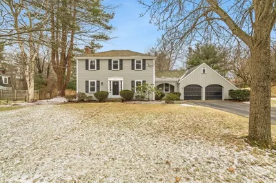 17 Longmeadow Road
