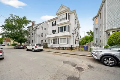 496 Summer St