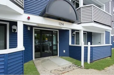1214 Vfw Pkwy #37 1