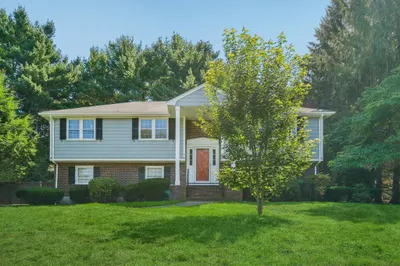 97 Spring Ln