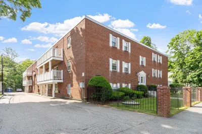 276 Albion Street #12 1