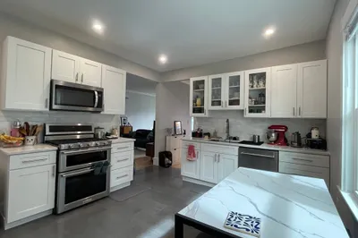 12 Seven Pines Avenue #2