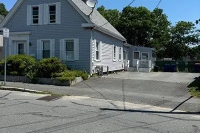 105 Main St 1