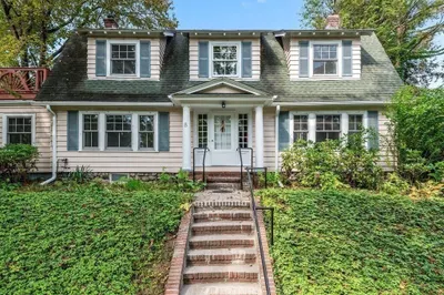 8 Montvale Rd 1