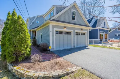 66 Valleyfield St 1