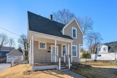 21 Crescent St