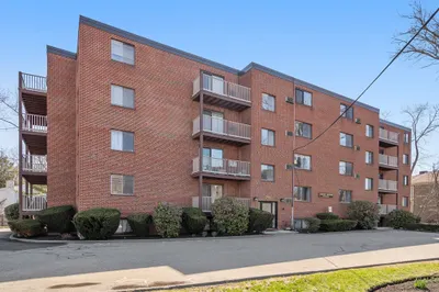 295 Main Street #16 1