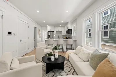 60 Derby St #3 1