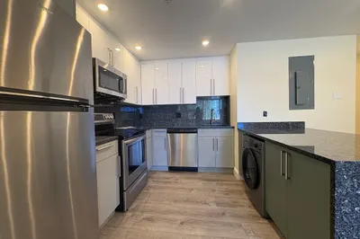 1028 Commonwealth Ave #305