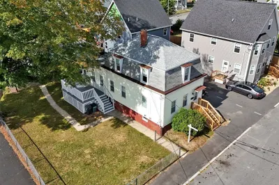 16 Dudley St