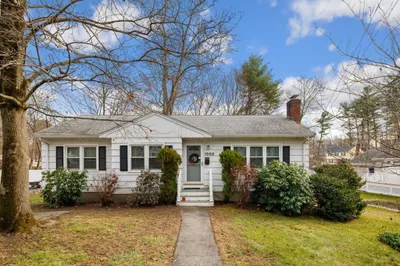 1005 Main St